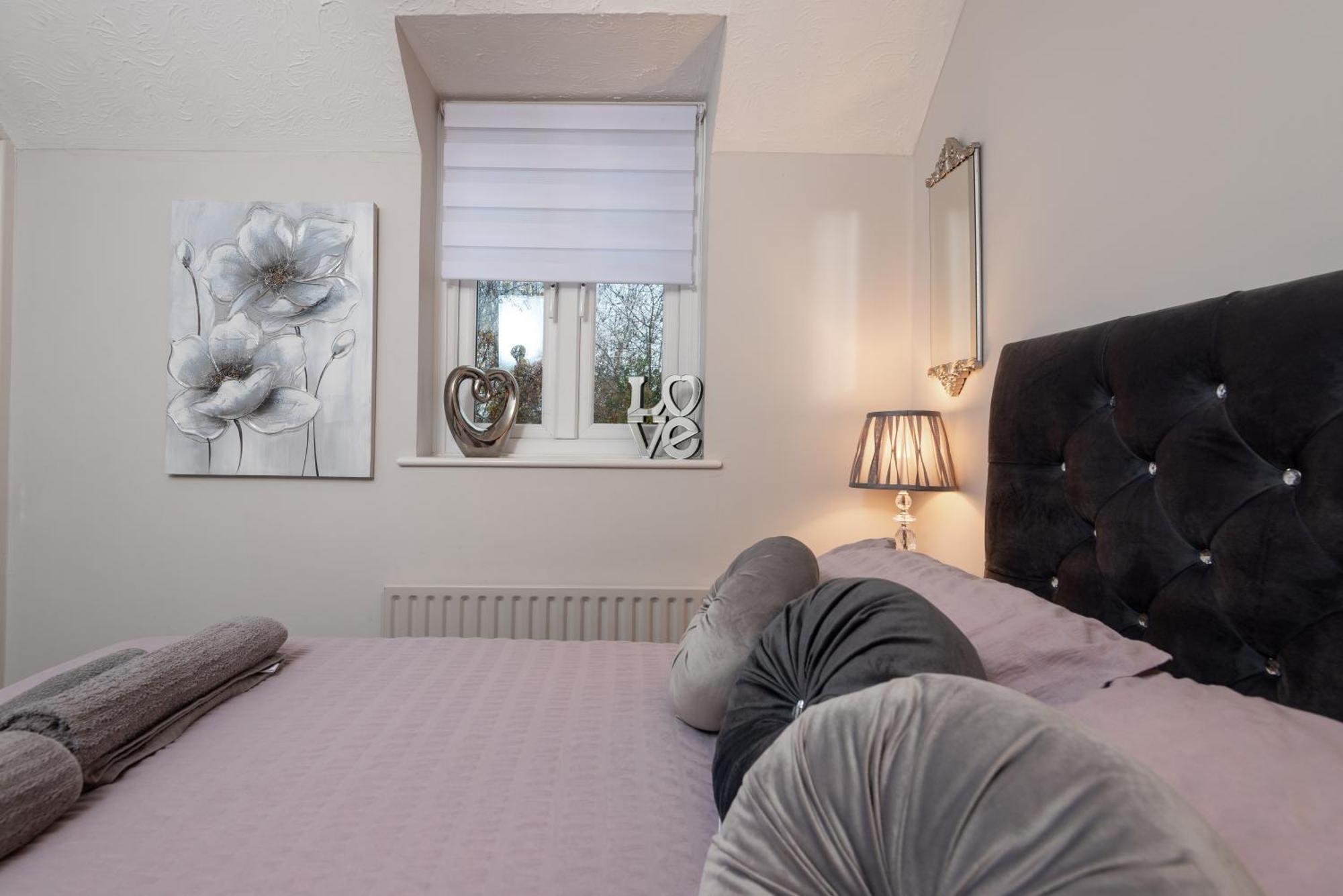 Worcester Fabulous Cherry Tree Mews Self Check In Dogs Welcome By Prior Arrangement , 2 Double Bedrooms ,Super Fast Wi-Fi, With Free Off Road Parking For 2 Vehicles Near Royal Hospital And Woodland Walks Экстерьер фото