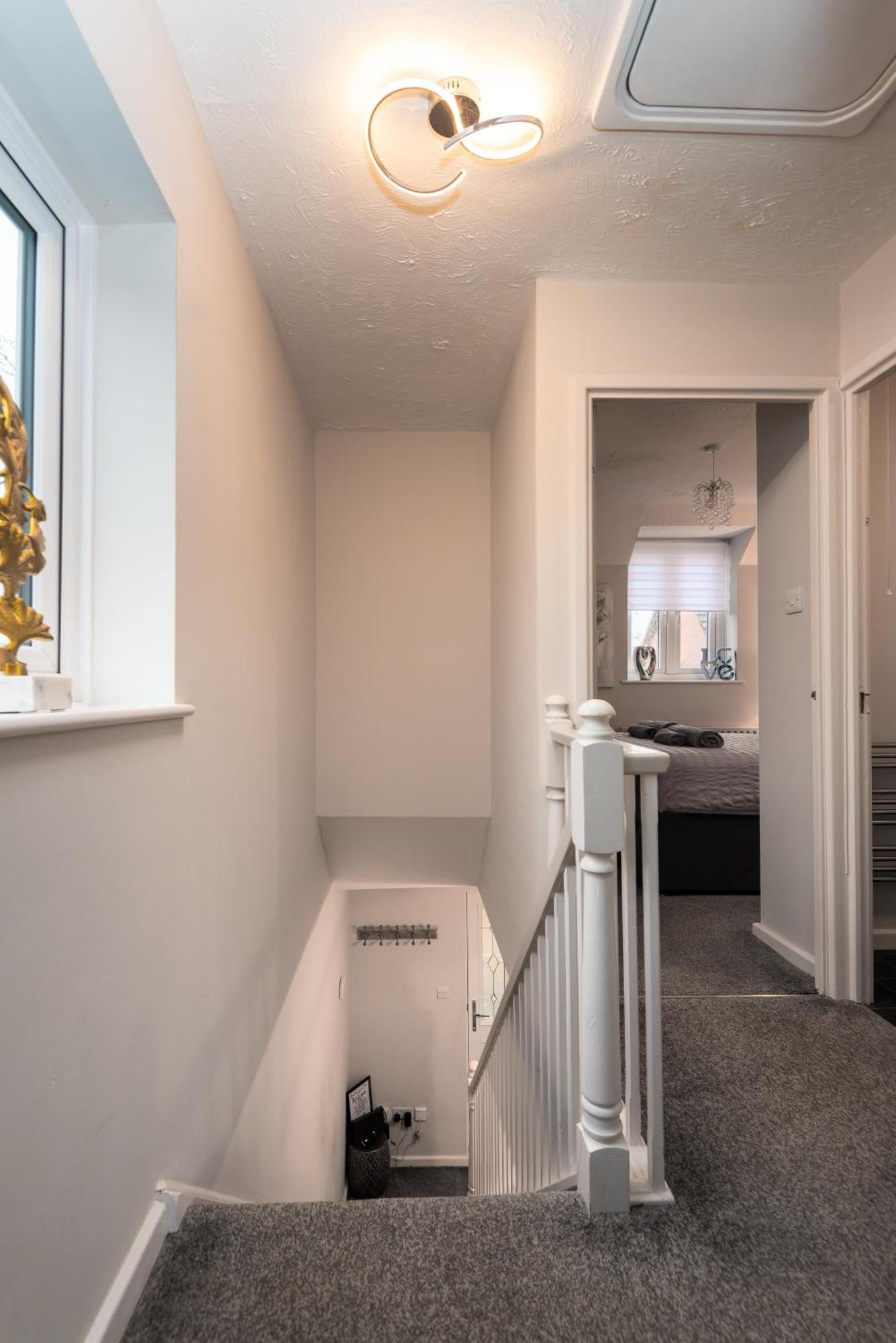 Worcester Fabulous Cherry Tree Mews Self Check In Dogs Welcome By Prior Arrangement , 2 Double Bedrooms ,Super Fast Wi-Fi, With Free Off Road Parking For 2 Vehicles Near Royal Hospital And Woodland Walks Экстерьер фото