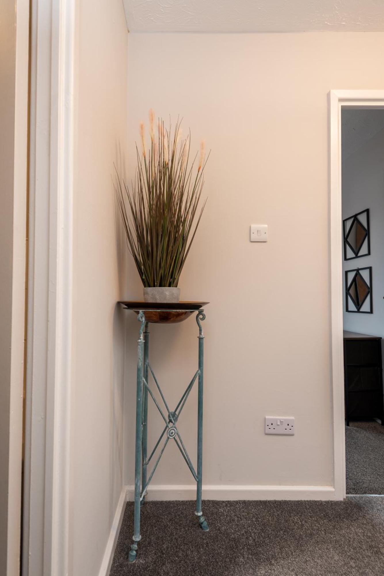 Worcester Fabulous Cherry Tree Mews Self Check In Dogs Welcome By Prior Arrangement , 2 Double Bedrooms ,Super Fast Wi-Fi, With Free Off Road Parking For 2 Vehicles Near Royal Hospital And Woodland Walks Экстерьер фото