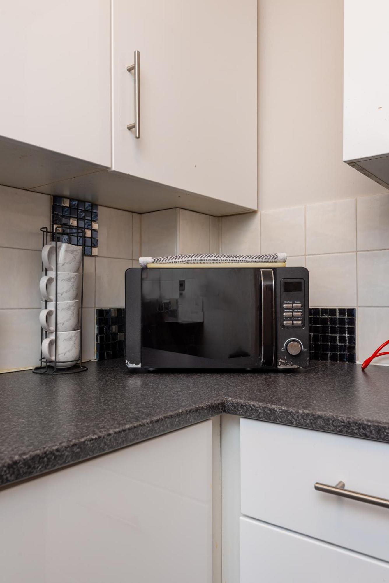 Worcester Fabulous Cherry Tree Mews Self Check In Dogs Welcome By Prior Arrangement , 2 Double Bedrooms ,Super Fast Wi-Fi, With Free Off Road Parking For 2 Vehicles Near Royal Hospital And Woodland Walks Экстерьер фото