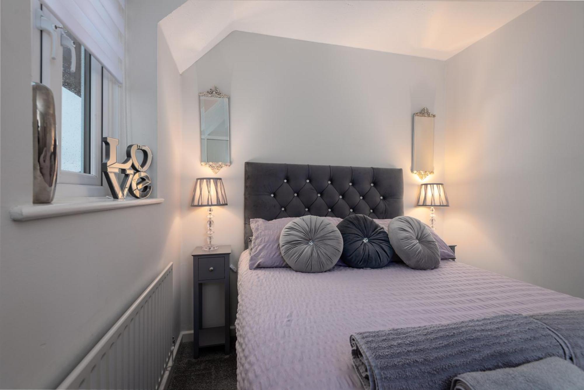 Worcester Fabulous Cherry Tree Mews Self Check In Dogs Welcome By Prior Arrangement , 2 Double Bedrooms ,Super Fast Wi-Fi, With Free Off Road Parking For 2 Vehicles Near Royal Hospital And Woodland Walks Экстерьер фото