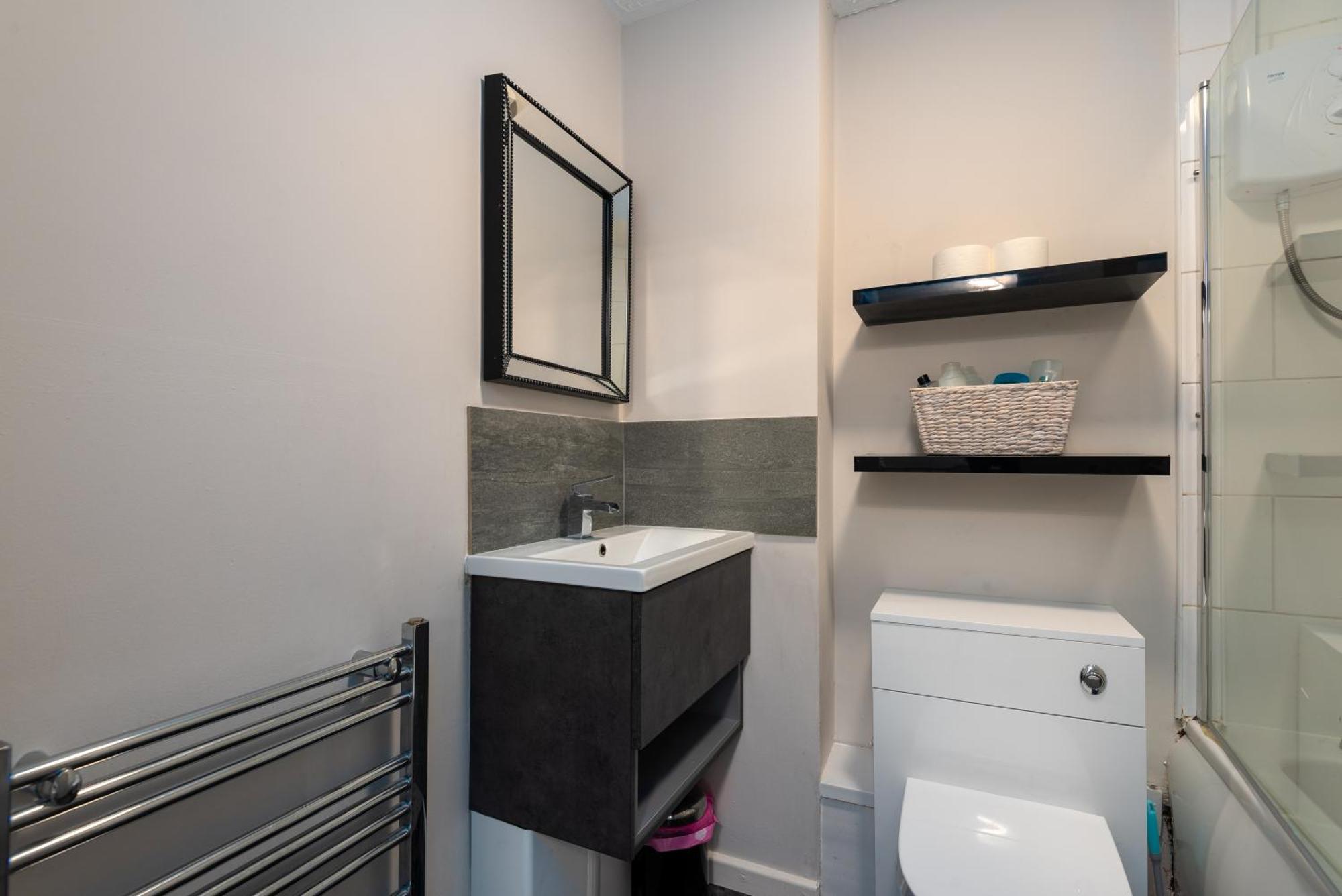 Worcester Fabulous Cherry Tree Mews Self Check In Dogs Welcome By Prior Arrangement , 2 Double Bedrooms ,Super Fast Wi-Fi, With Free Off Road Parking For 2 Vehicles Near Royal Hospital And Woodland Walks Экстерьер фото